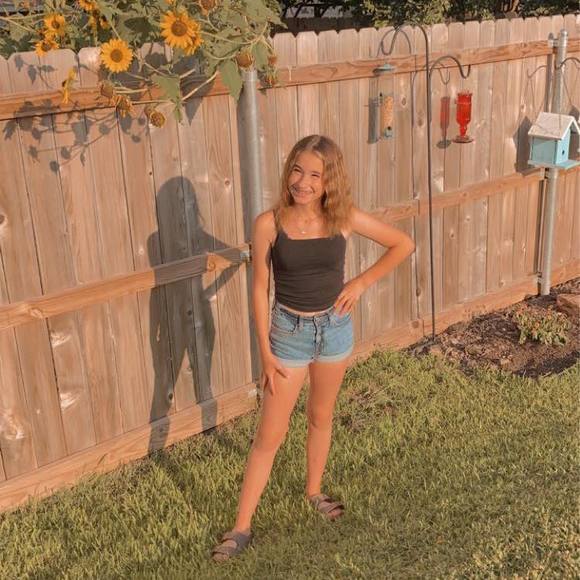 Meet your Posher, Kacey - Picture 1 of 1